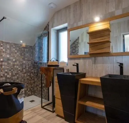 בקתה Buron Franck *